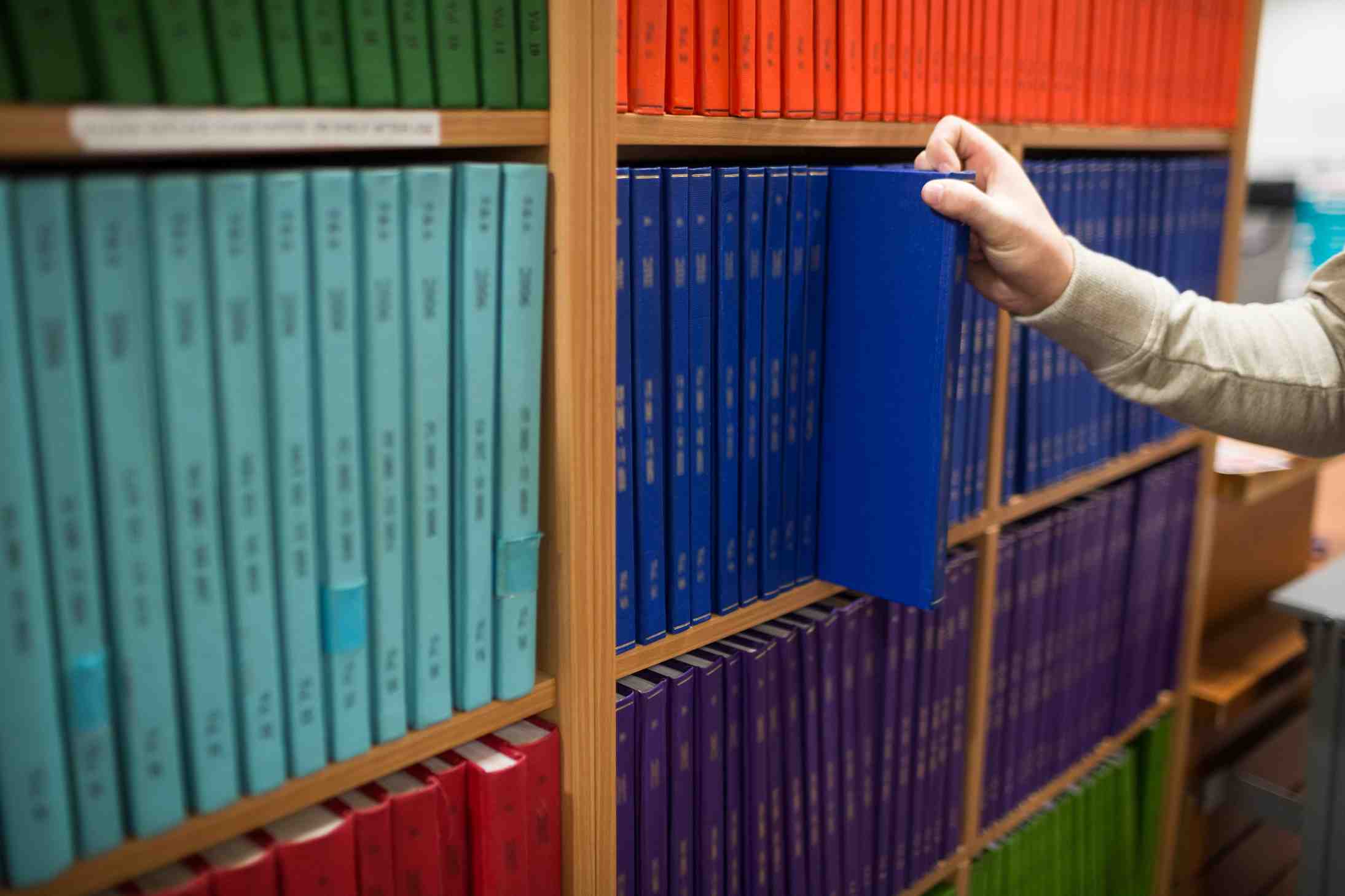 "语言、文学与文化学院"