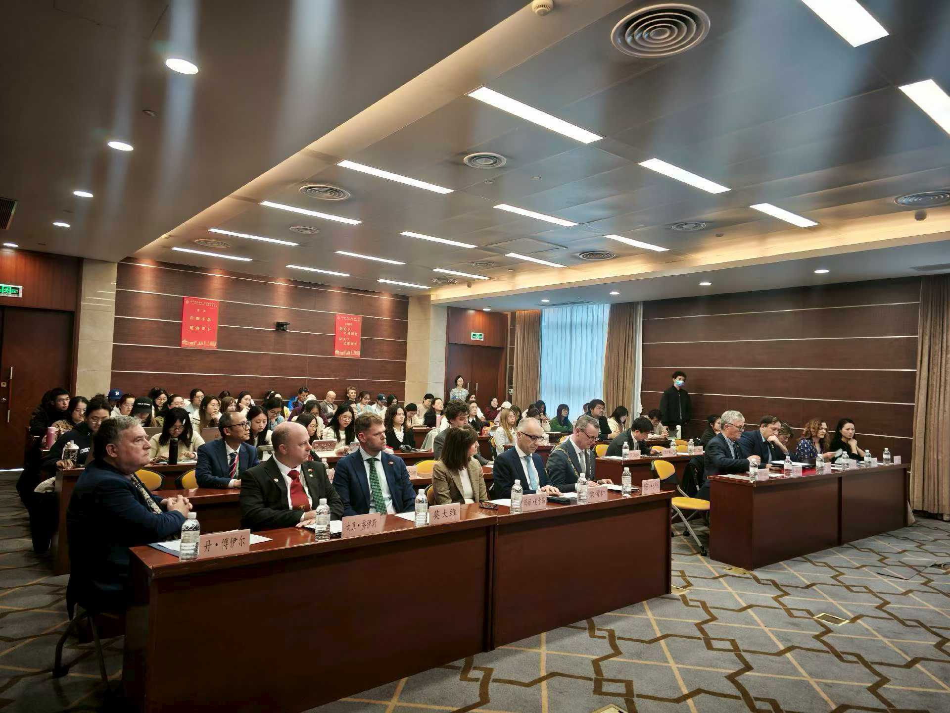 "33581764124016_.pic.jpg"